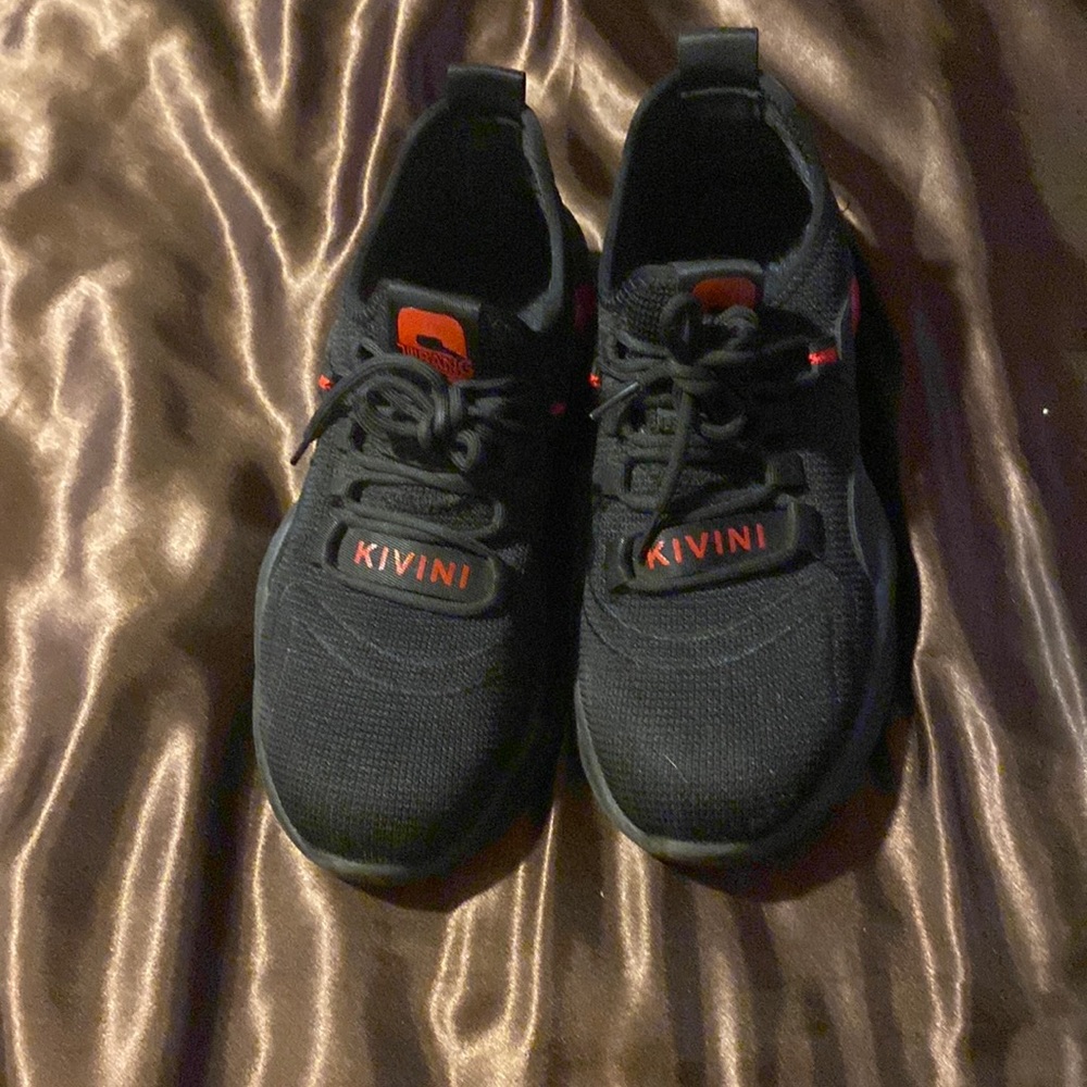 Safety worker tennis shoes